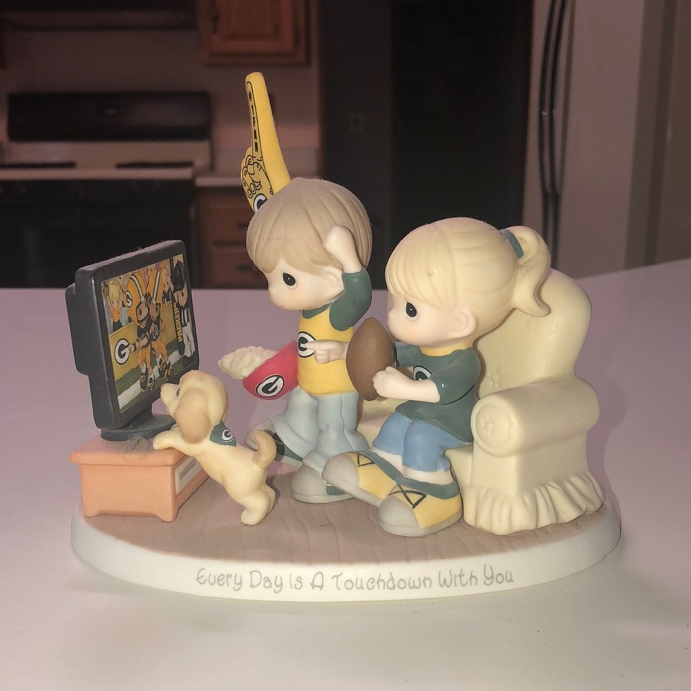 LIMITED ADDITIONPackers precious moment decoration